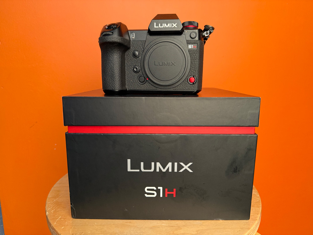 lumix-s1h